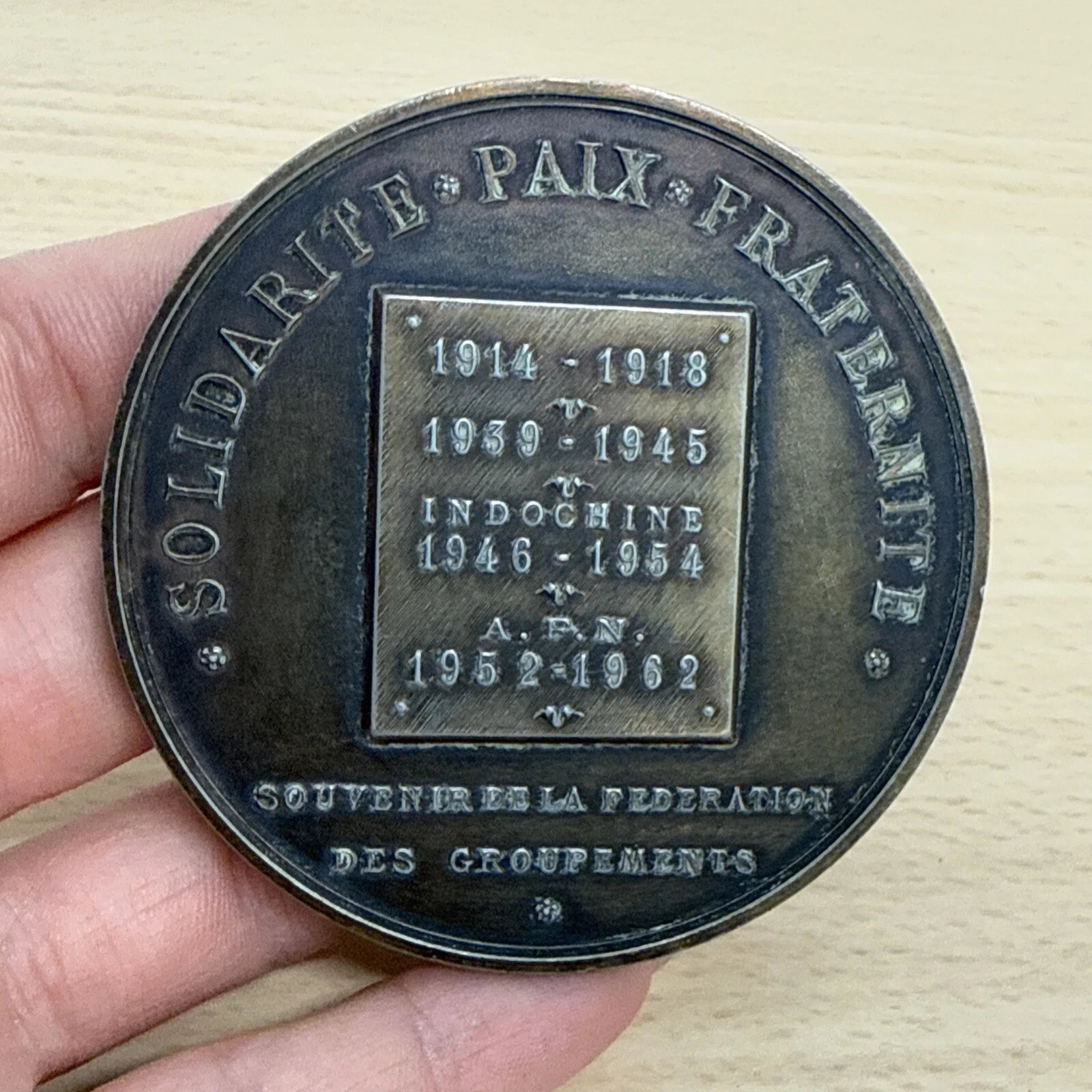 Médaille Solidarité Paix Fraternité Souvenir De La Fédération Des Groupements