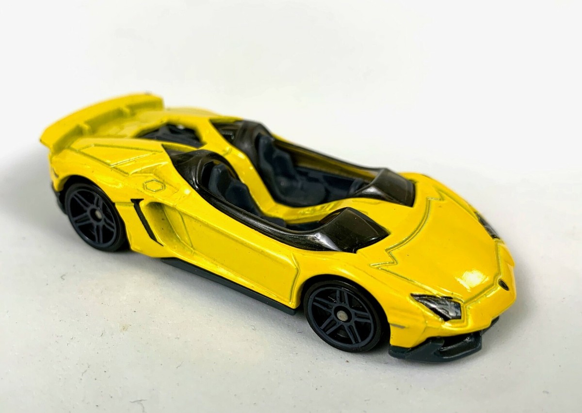 🔥🔥🔥🔥2013 Hot Wheels Lamborghini Aventador J Yellow LOOSE