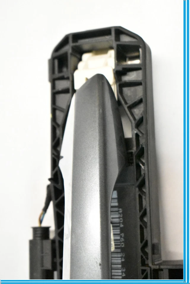 08-11 Mercedes W204 C300 C250 Rear Right Side Exterior Door Handle Gray OEM - Image 2 of 4