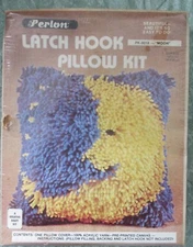 VINTAGE PERLON LATCH HOOK PILLOW KIT * MOON * NOS * SEALED * CRAFT KIT NEW