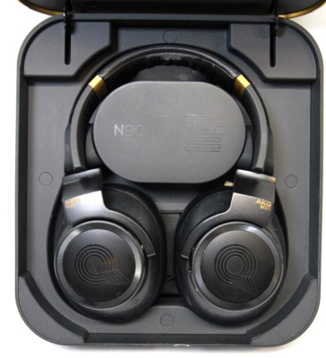 AKG N90Q Reference Class Auto-Calibrating Noise Cancelling OVER EAR HEADPHONES