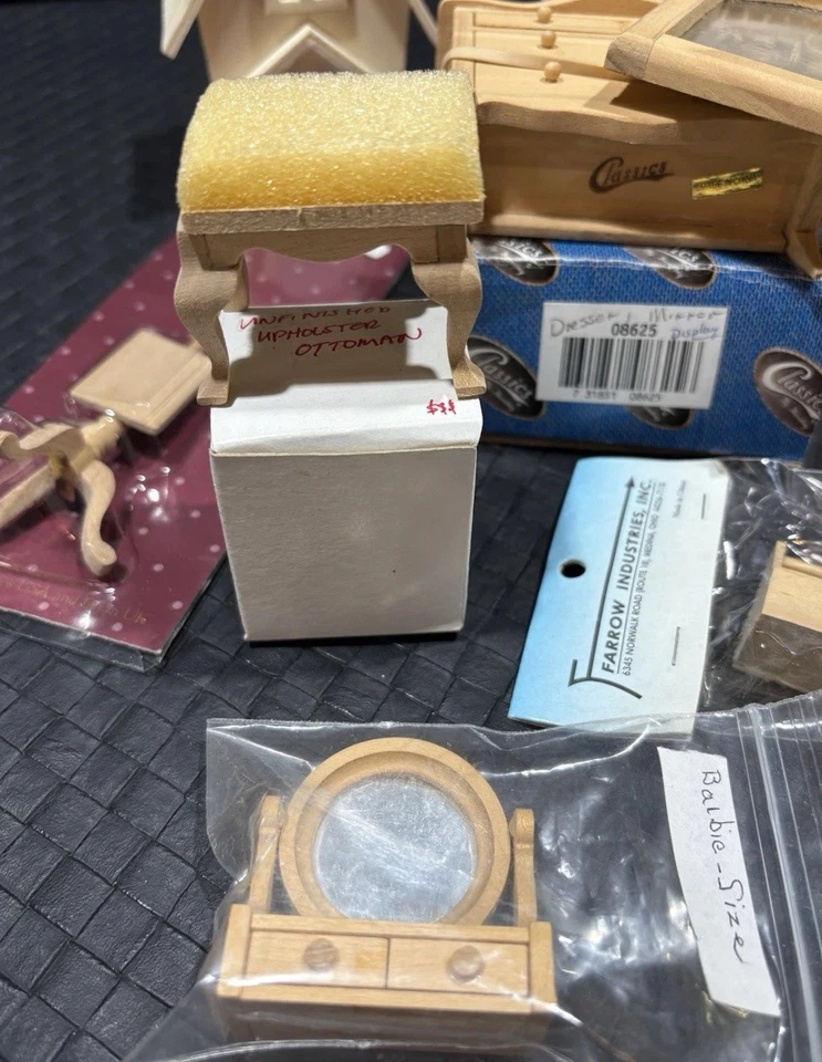 Lote hágalo usted mismo de muebles de madera para casa de muñecas sin pintar - 15 + piezas. Marca y artesanal Foto 2 de 4