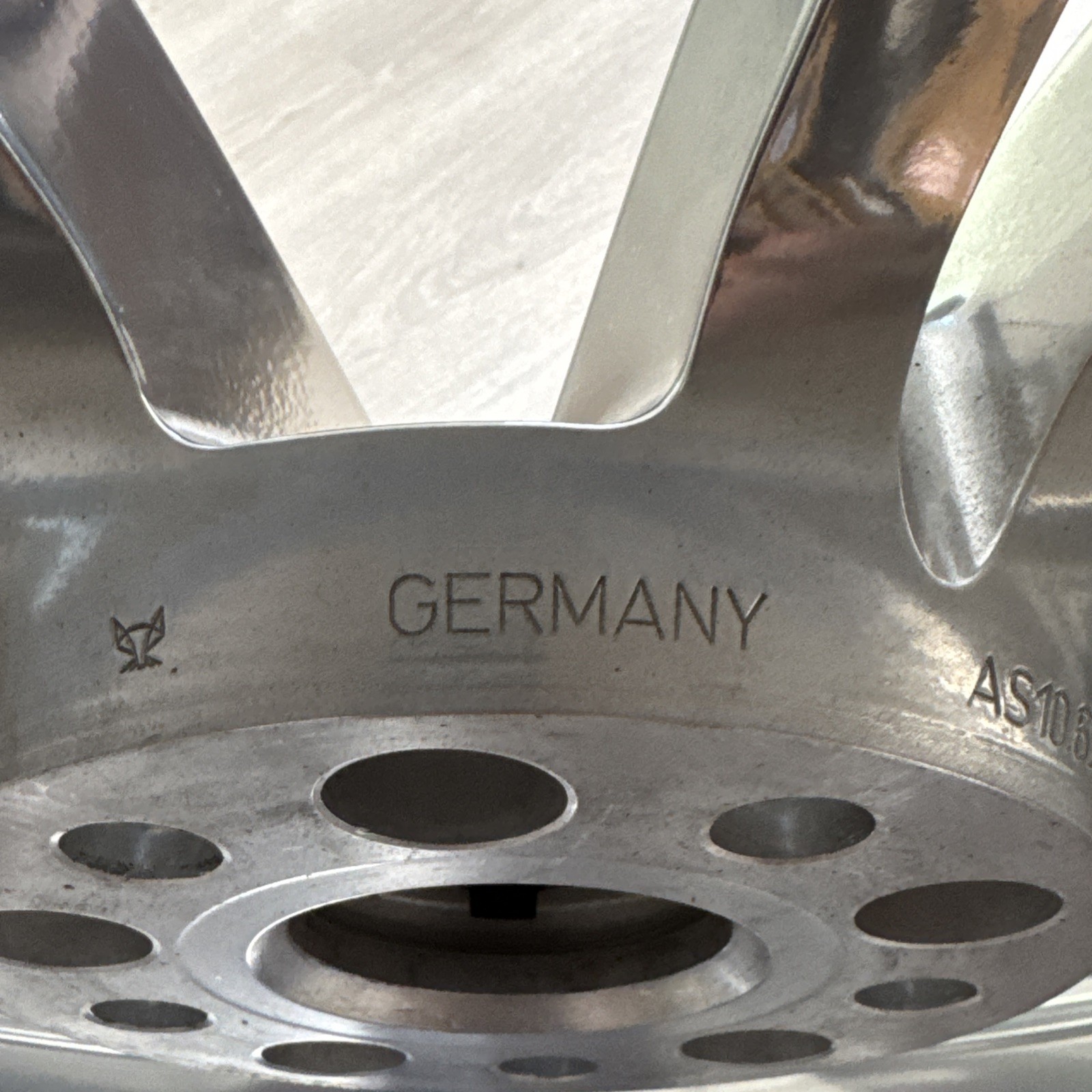 Lamborghini Gallardo 19x8.5 400601017DJ Scorpius Front Wheel OEM New 