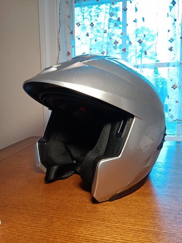 Scorpion Exo Motorcycle Helmet - Picture 1 of 6