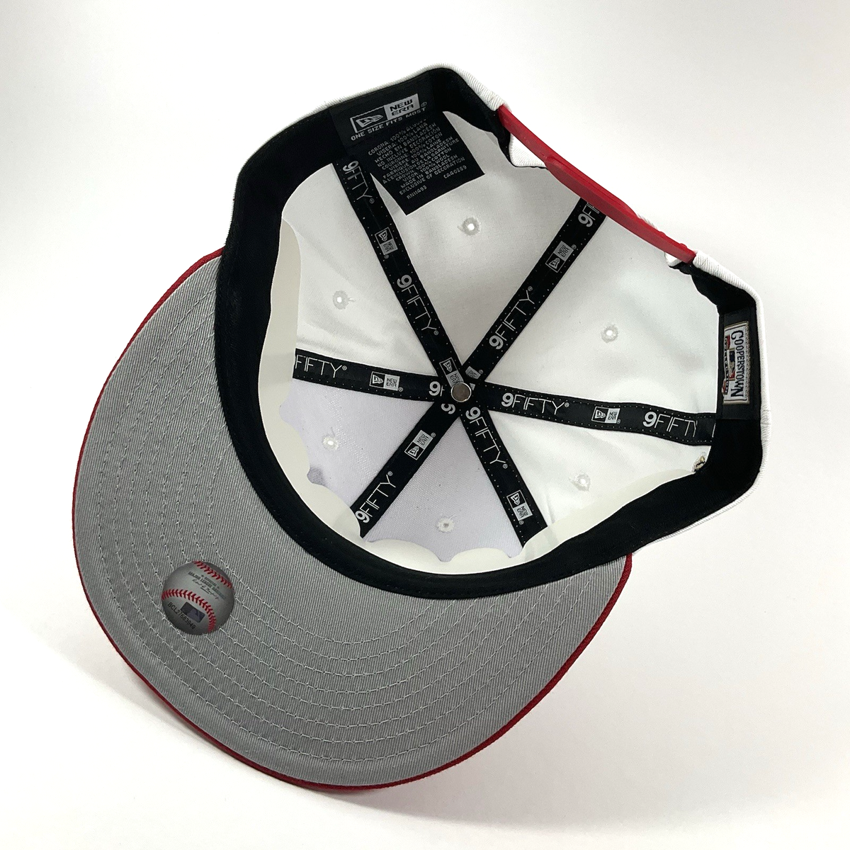 New Era Cleveland Indians Exclusive CHIEF WAHOO White 9FIFTY