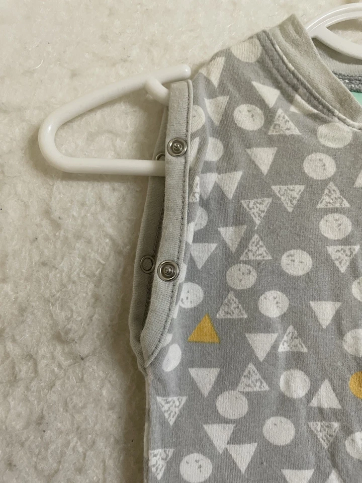 Ergopouch 0.2 Tog Sleeveless Cocoon Swaddle and Sleep Bag Newborn Grey Triangles - Image 4 of 4