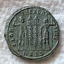 Ancient Roman Empire Coin 27 BC-476 AD. Bronze AE Soldiers Military Standards