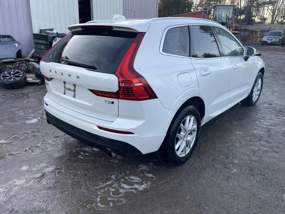 Pintura guardabarros izquierdo Volvo XC60 2018-2024 solo tostada por faro AWD 25K 61321 Foto 2 de 4