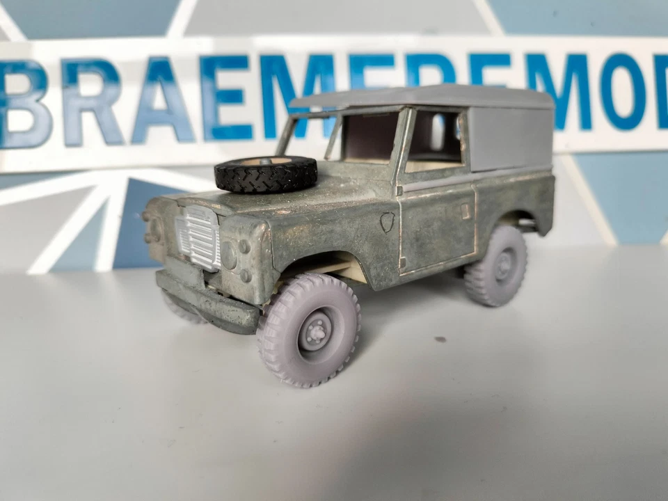 1:32 Britains 1 Ton Land Rover Wheels - 9.00 x 16 Tyre - 24mm x 7mm - Image 2 of 4