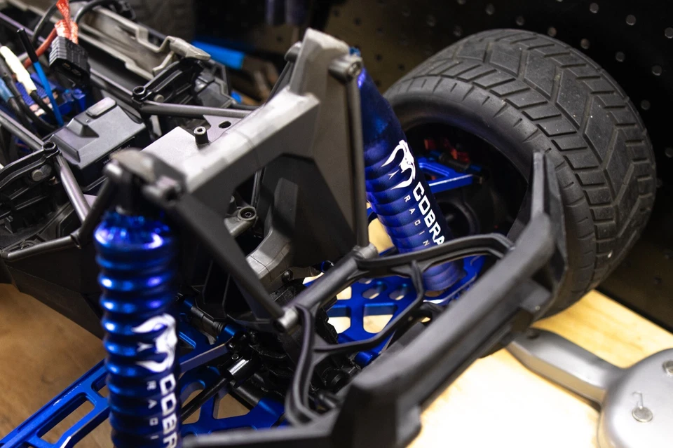 Shock Dust Covers For Traxxas X-Maxx (XMaxx), XRT, Kraton, Losi, etc... BLACK - Image 4 of 4