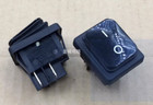 T120/55 B4... Interruptor ON-OFF 4 pines IP55 impermeable y a prueba de polvo negro