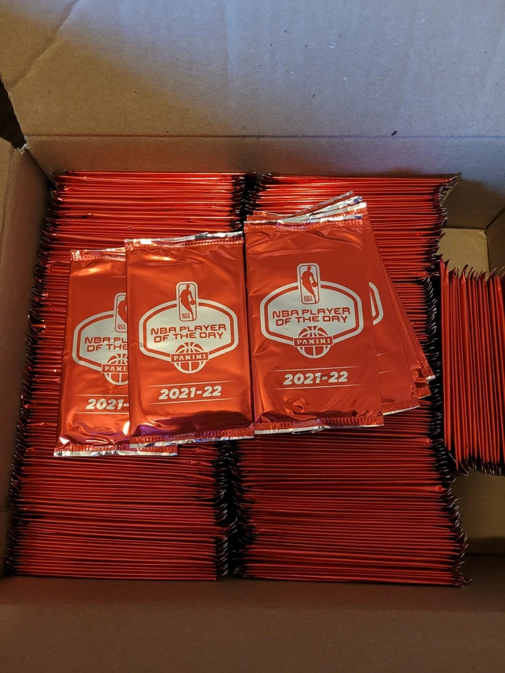 10-2021-22 Panini Player Of The Day Basketball Card Pack Rookie Auto 1/1 CURRY ? - Image 2 of 3