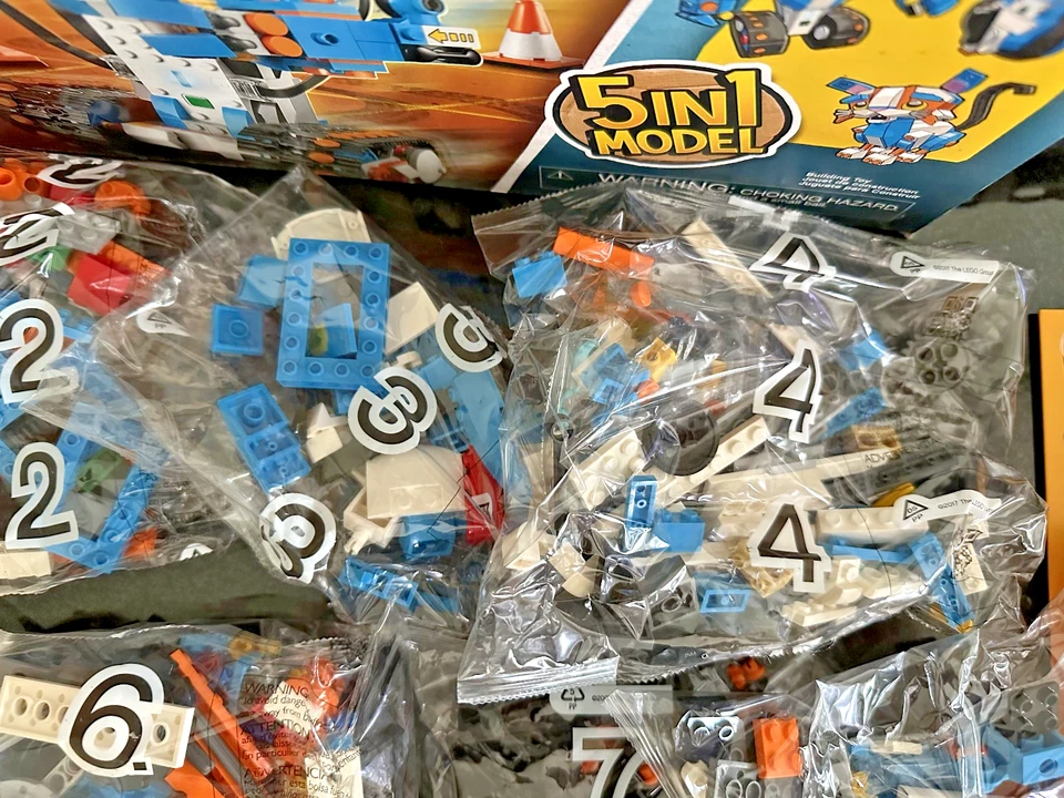 LEGO Boost: Creative Toolbox (17101) IOB w/ Sealed Bags - Build Your Own Robot! - Image 4 of 4