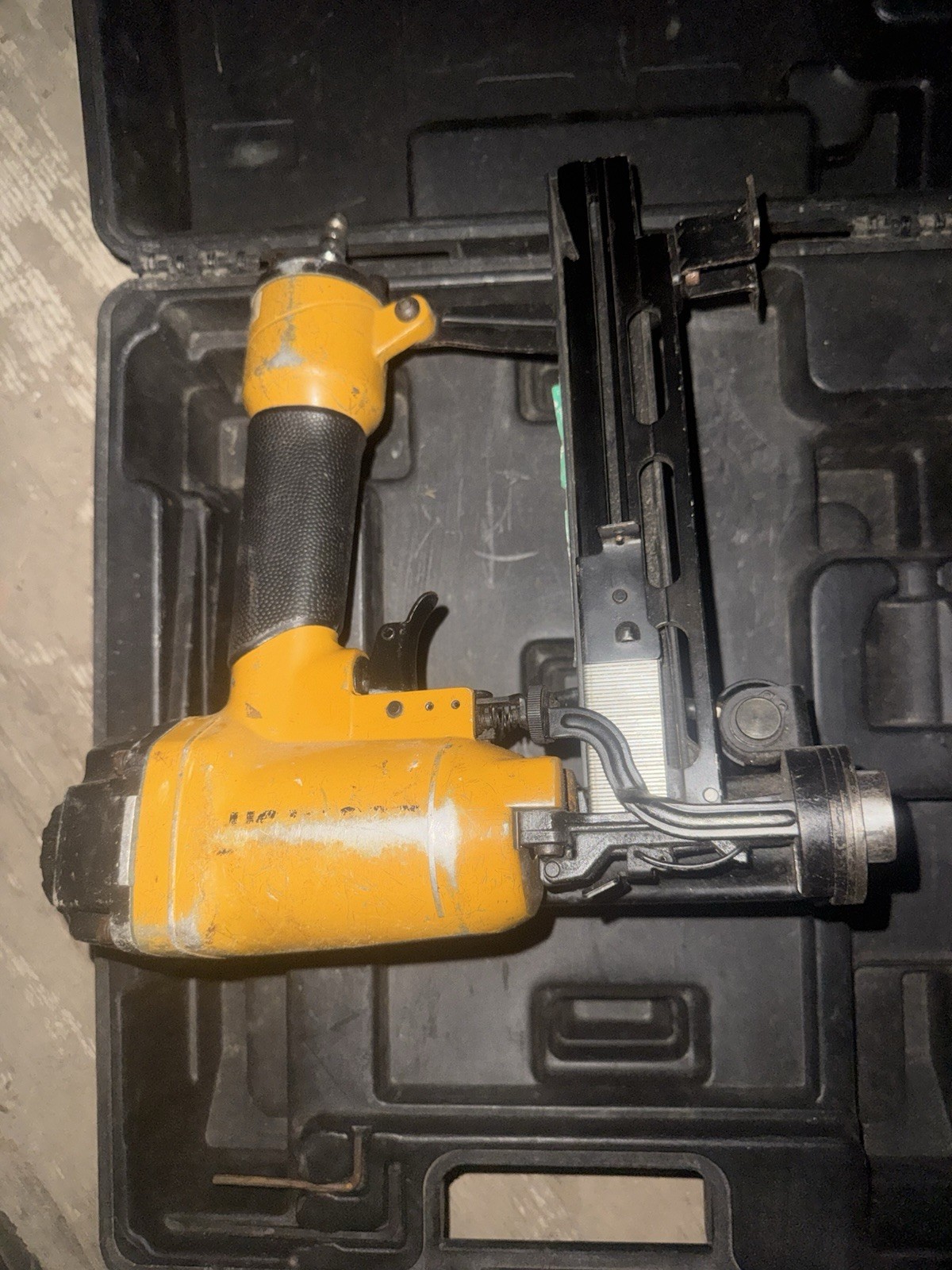 Stanley Bostitch SB-150SLBC Cap Stapler Pnuematic Air Staple