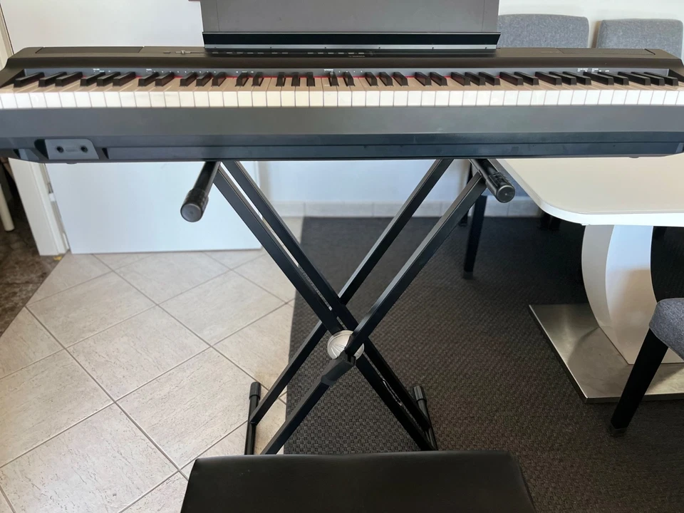 Yamaha P-125, Foto 1 von 5