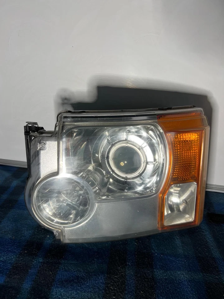 LANDROVER DISCOVERY LEFT HEADLAMP XENON, 3, L319, W/ AUTO LEVELING TYPE, P/N XBC - image 2 of 4