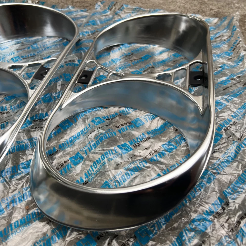 MAZDA LUCE 1500 1800 A6 A7 Finisher Headlight Bezel Lamp Rim Genuine Parts NOS Foto 4 de 4