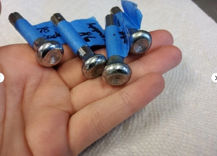 Cadillac Fleetwood Brougham 1977-1979 cerradura de puerta manual tirador cromo juego de cuatro Foto 2 de 4