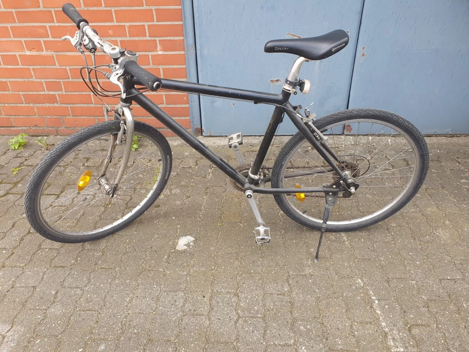 Herren-Fahrrad mit Shimano-Schaltung, 26 Zoll
