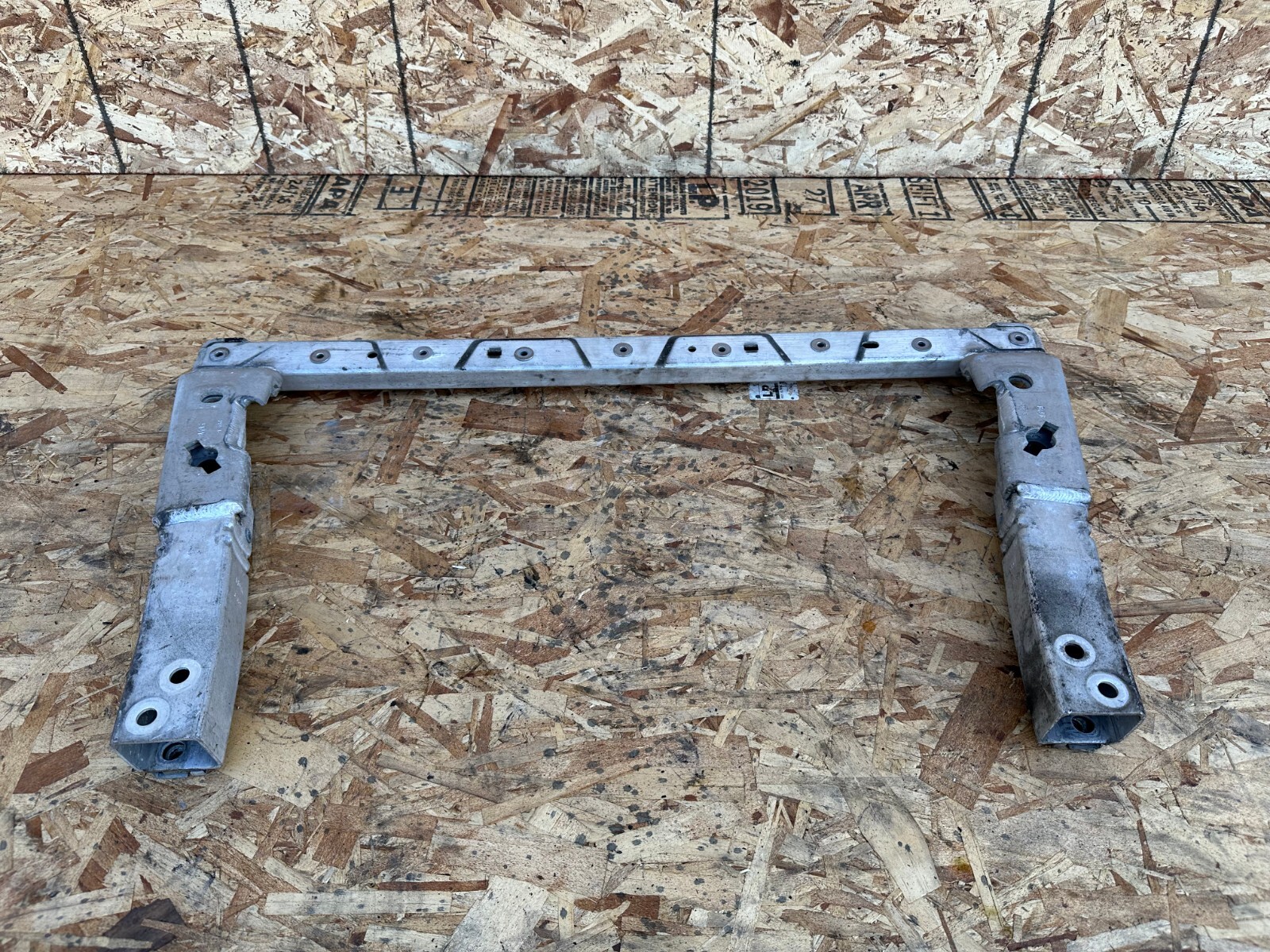 CROSSMEMBER LOWER SUPPORT BRACKET ASSEMBLY OEM 14-20 MASERATI GHIBLI S
