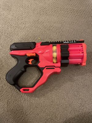 Blaster 15 Billes Capacité NERF Rival Roundhouse XX-1500 Rouge - Blaster à Chambre Rotative Transparente, 15 Ronde Capacitée, Vitesse 90 FPS Blaster 15 Billes Capacité NERF Rival Roundhouse XX-1500 Rouge - Blaster à Chambre Rotative Transparente, 15 Ronde Capacitée, Vitesse 90 FPS