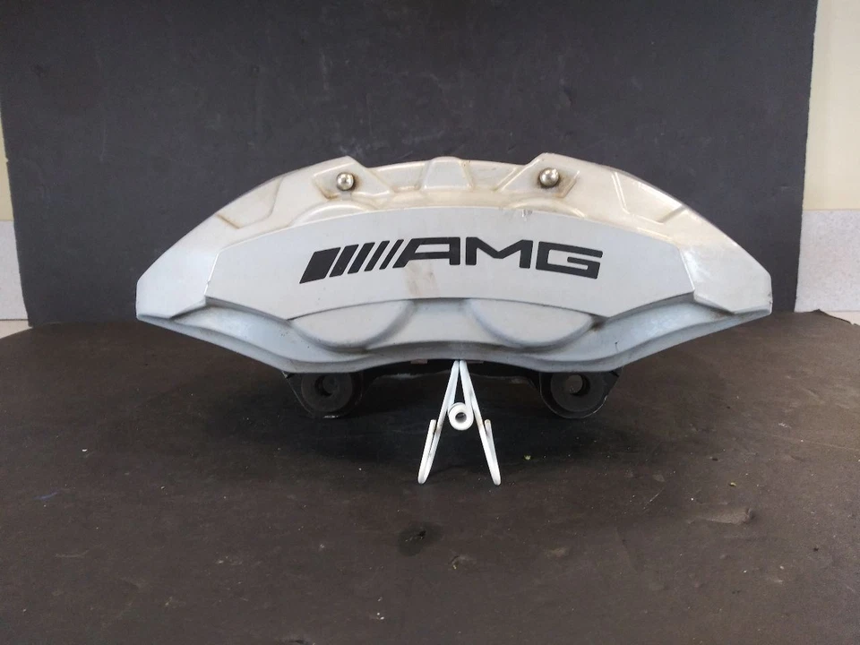 Mercedes GLC43 2021 OEM AMG pinza de conductor 205 tipo C43 delantera para 17-23 Foto 3 de 4