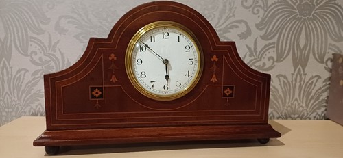 Edwardian Solid Wood Mantel Clock with Inlaid Wood front. Good Working Order. - Picture 14 of 16