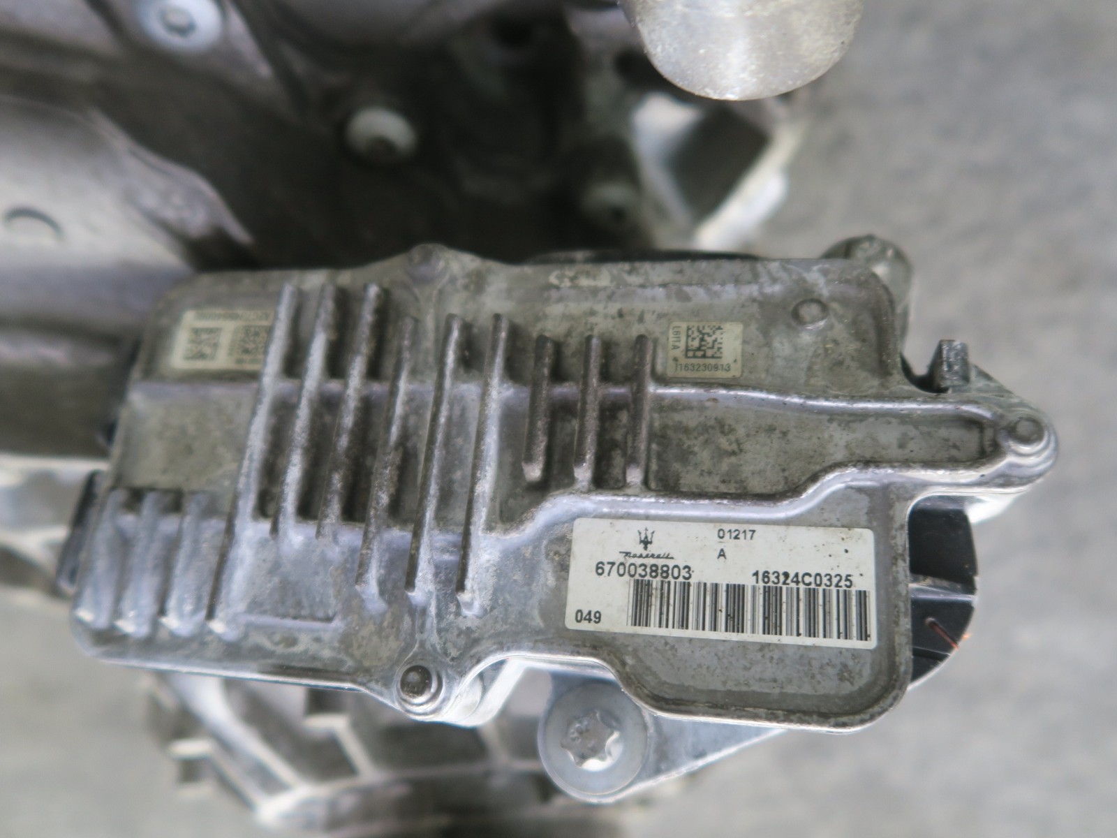 2017-2020 MASERATI LEVANTE M161 3.0L AWD TRANSFER CASE BOX W MOTOR 670038072 94k