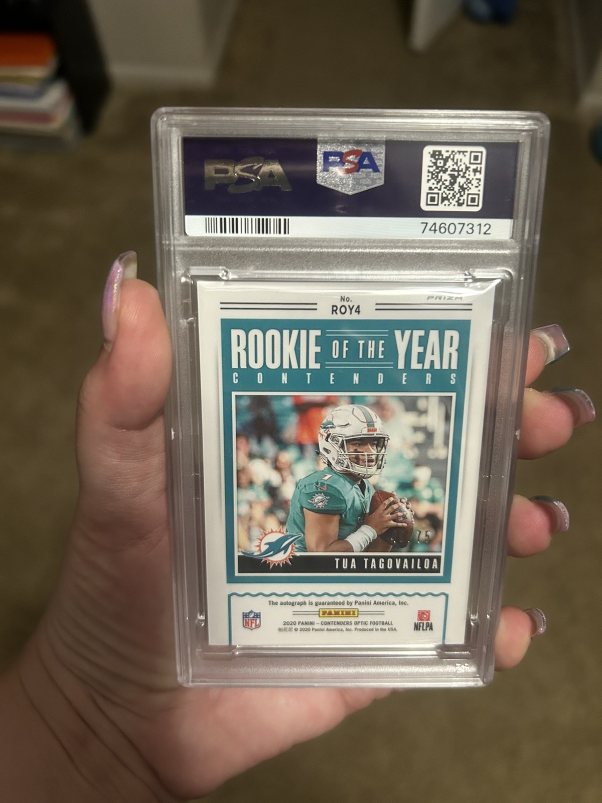 2020 Panini Contenders Optic Tua Tagovailoa Rookie of the Year Contenders Auto view 2
