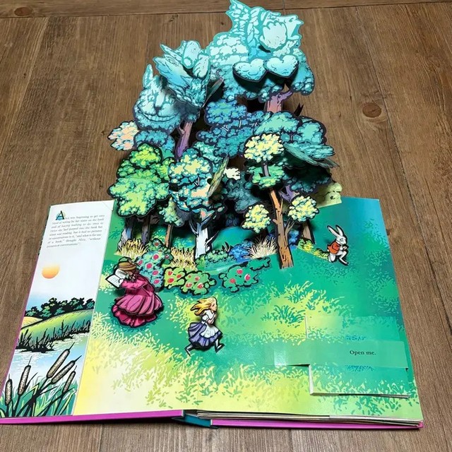Robert Sabuda Alice in Wonderland Pop-up Book