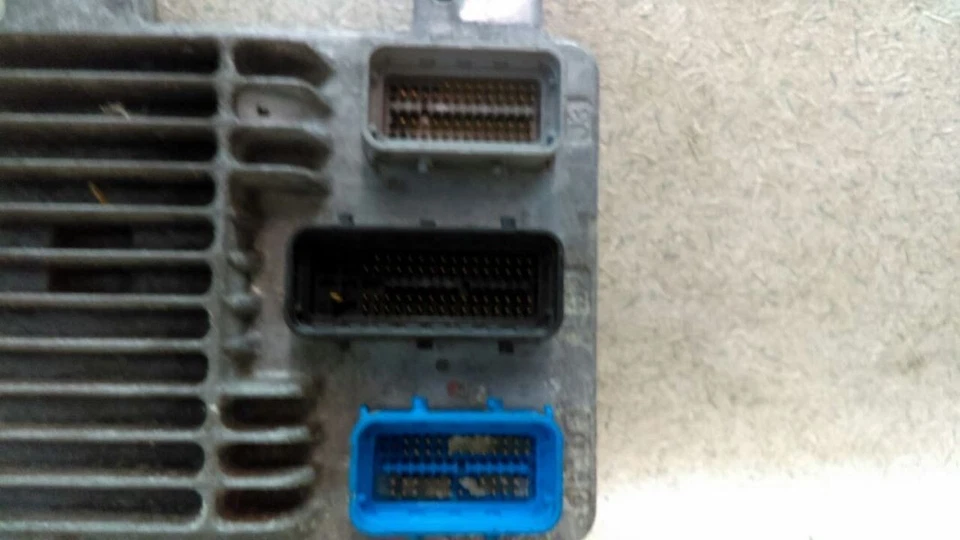 Módulo de control electrónico Motor Computer ECM 12591279 compatible con 05-06 SATURN RELAY Foto 3 de 4