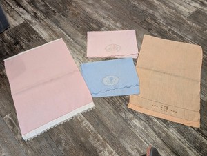 4 Linen Guest Fingertip Tea Towels Pastel Tatted Lace & Embroidered
