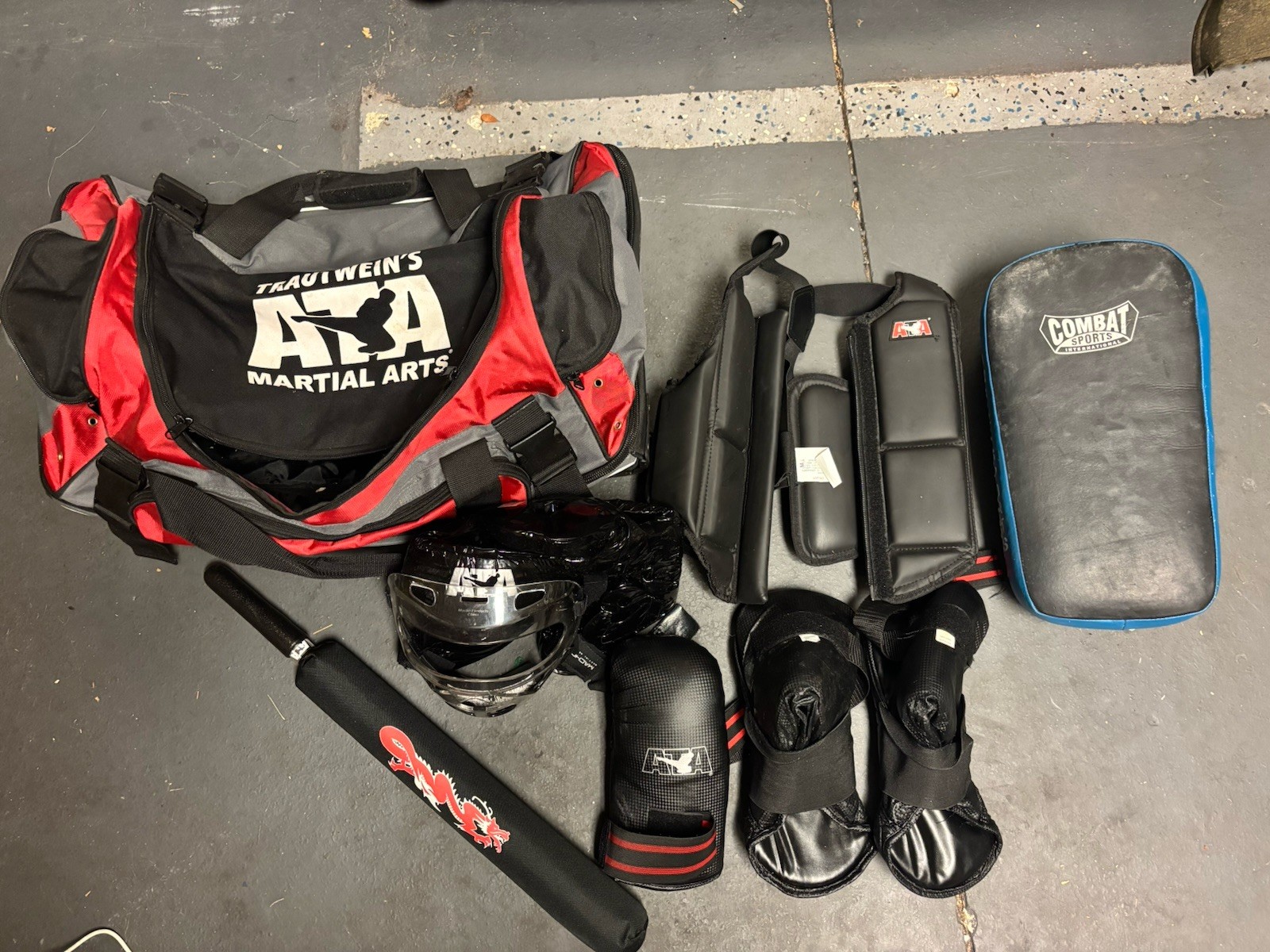 ATA Sparring Gear Large Kids Taekwondo Martial Arts Karate Padding Missing Glove