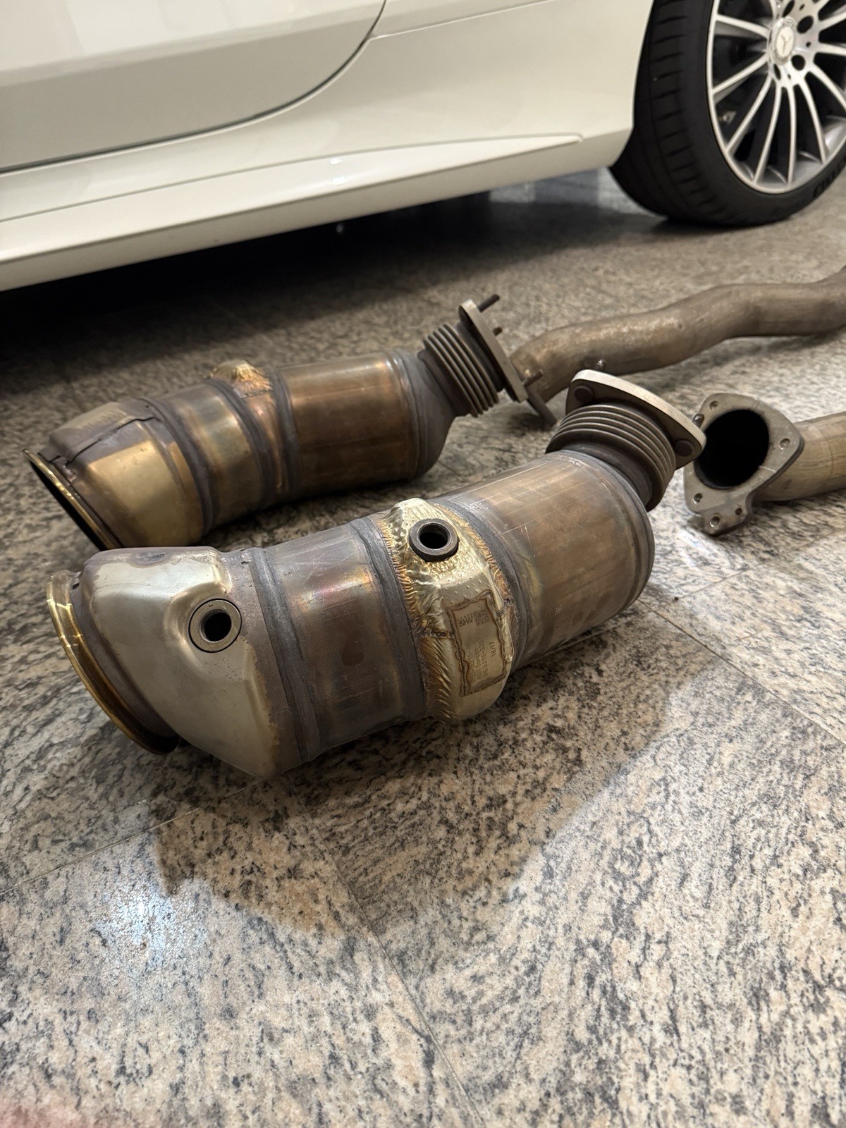 Aston Martin DB11 V12 Exhaust