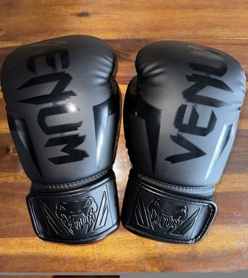 Venum Elite Boxhandschuhe 8 oz Schwarz, Neu Gekauft Nicht Benutzt.