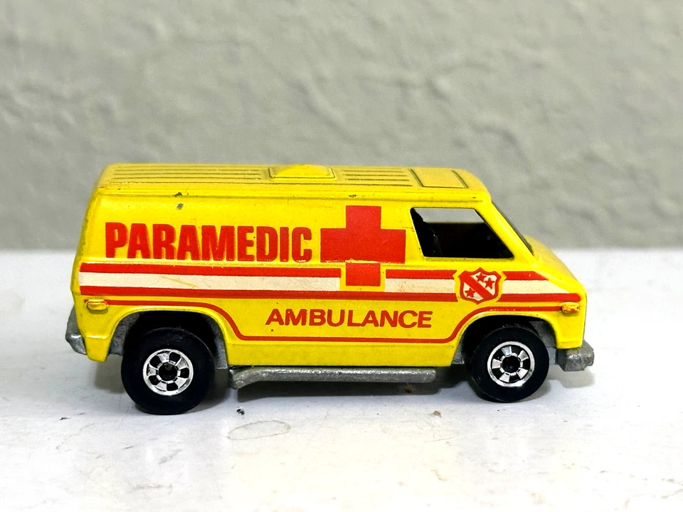 HOT WHEELS BLACKWALL GMC SUPER VAN AMBULANCIA PARAMÉDICA BASE METÁLICA AMARILLA ¡LIMPIA! Foto 4 de 4