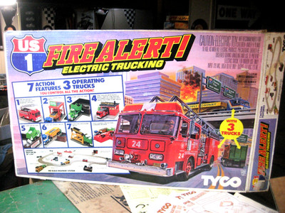 HO Scale US 1 Trucking Fire Alert Set Complete Tested and every thing works!!