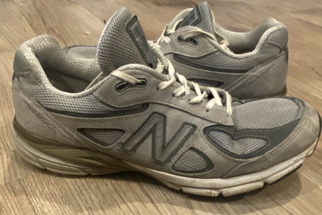 990v4 white