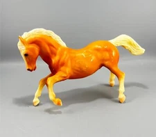 Breyer Horse Palomino Stallion Light Brown White