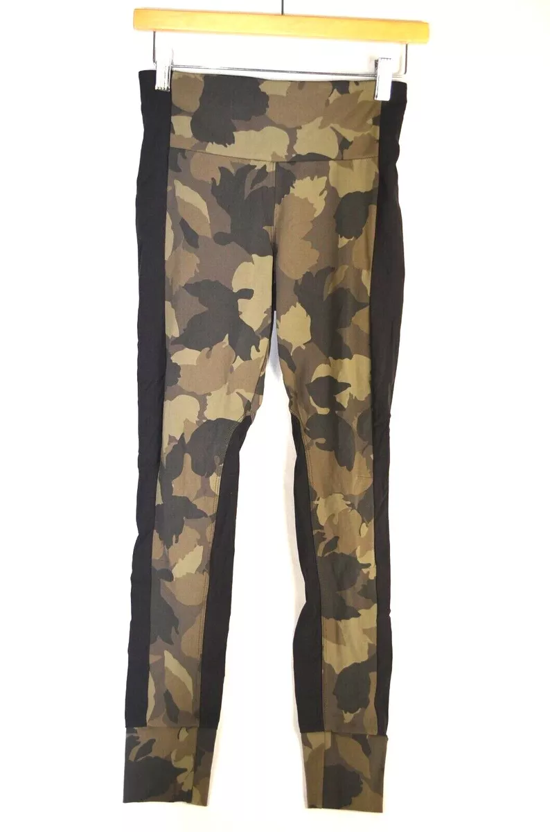 Athleta Essex Camo Hybrid Tight Size XS 353771 Camo