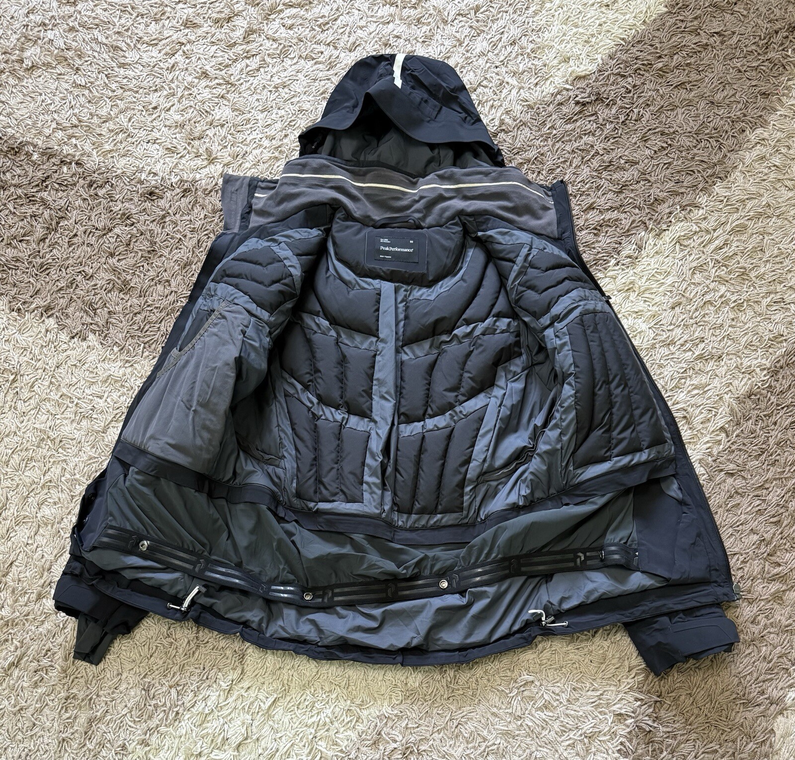 Peak Performance Men's Gortex Ski Jacket Size 50 - image 3