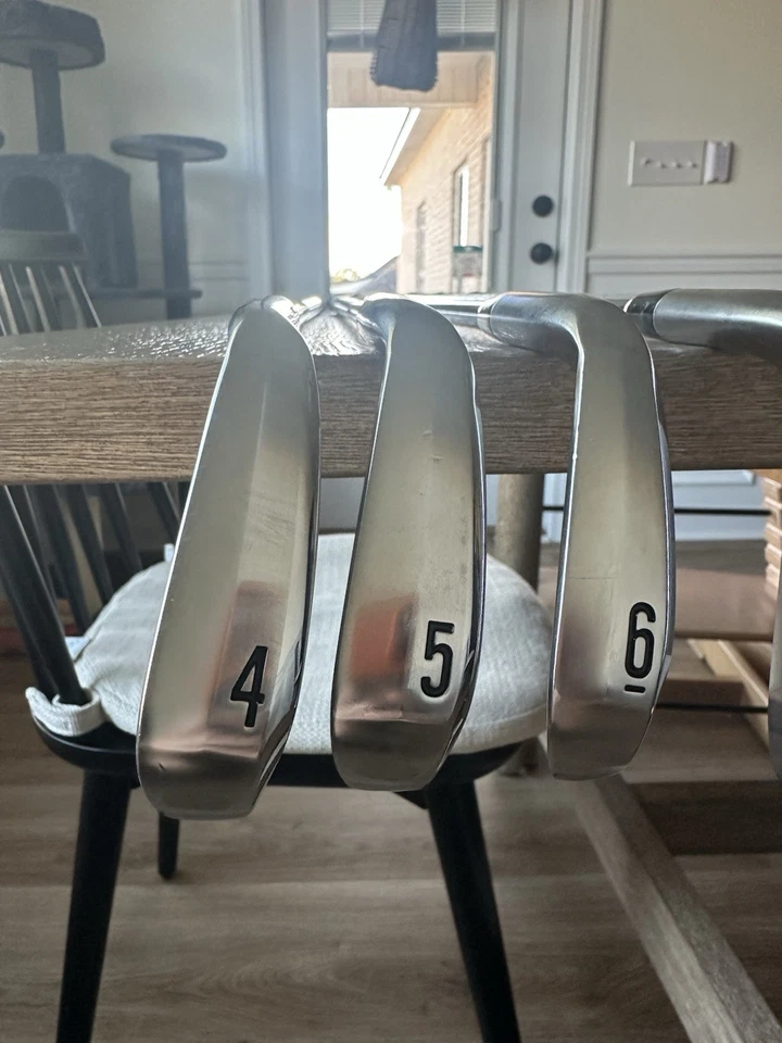 Combo hierros Srixon Zxi 5 Zxi 7 2025, diestro, 4-PW, Modus Tour 105 X rígidos Foto 2 de 4