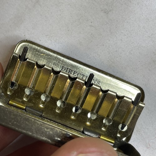 Victrola Tungs-Tone Needles Phonographic Needle Tin Nipper Dog Graphic 3 Needles - Bild 5 von 5