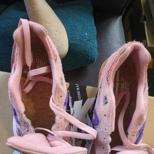 Herren New Balance 990 V2 x Salehe Bembury Sand Be The Time 2022