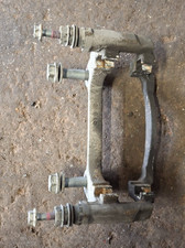 5Q0615125A BREMSSATTELTRÄGER VORNE LINKS AUDI/ SEAT/ SKODA/ VW TOURAN 2 (5T1)