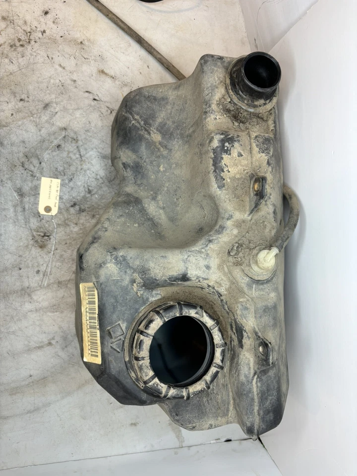 2017 Polaris High Lifter 850 Fuel Gas Tank 2522236 - Image 4 of 4