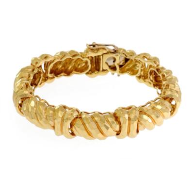 Henry Dunay 18k Yellow Gold Hammered Shrimp Link Bracelet