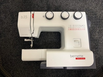 Bernette B35 Sewing Machine !!