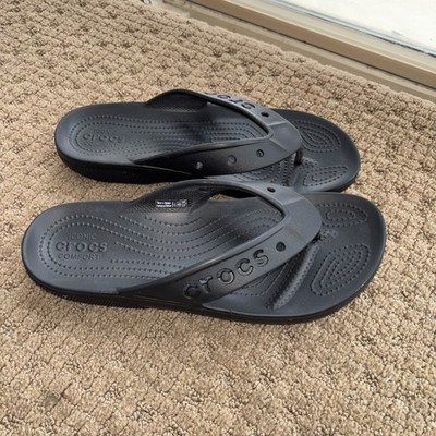 Crocs Iconic Comfort black thong flip flops Men display picture 2