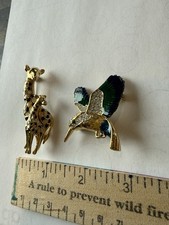 Vintage Unsigned Attwood Sawyer Hummingbird Giraffe Mom And Calf Brooches Lot